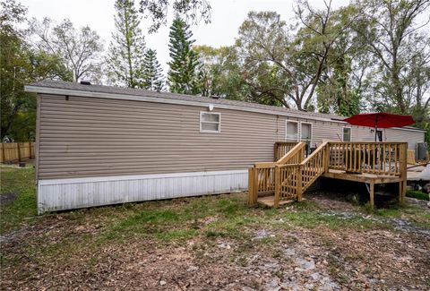 A home in LAKELAND