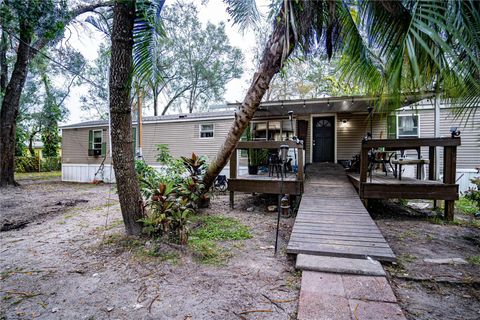 A home in LAKELAND