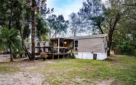 A home in LAKELAND