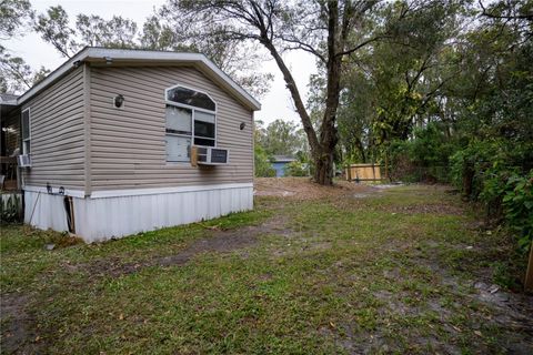 A home in LAKELAND