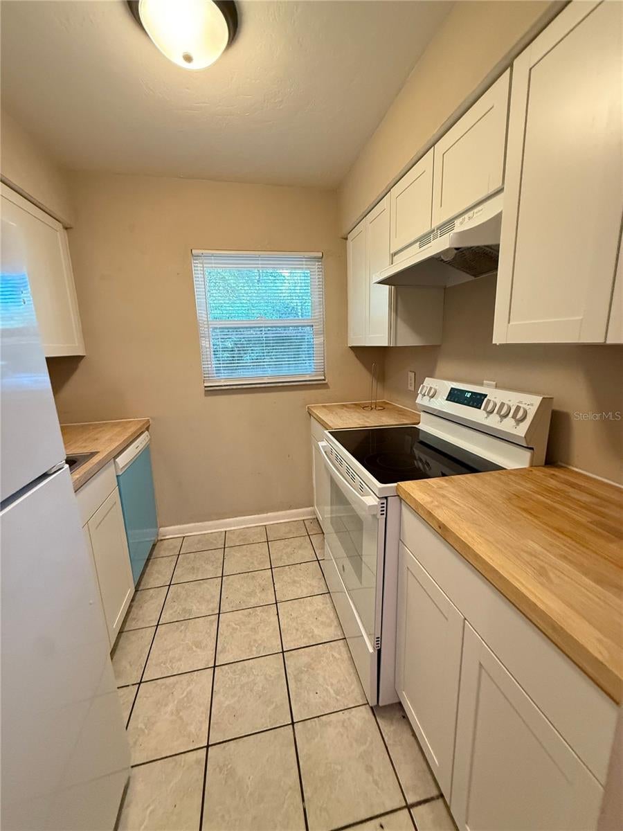 1721 SW 68TH TERRACE 1721 - Photo 4