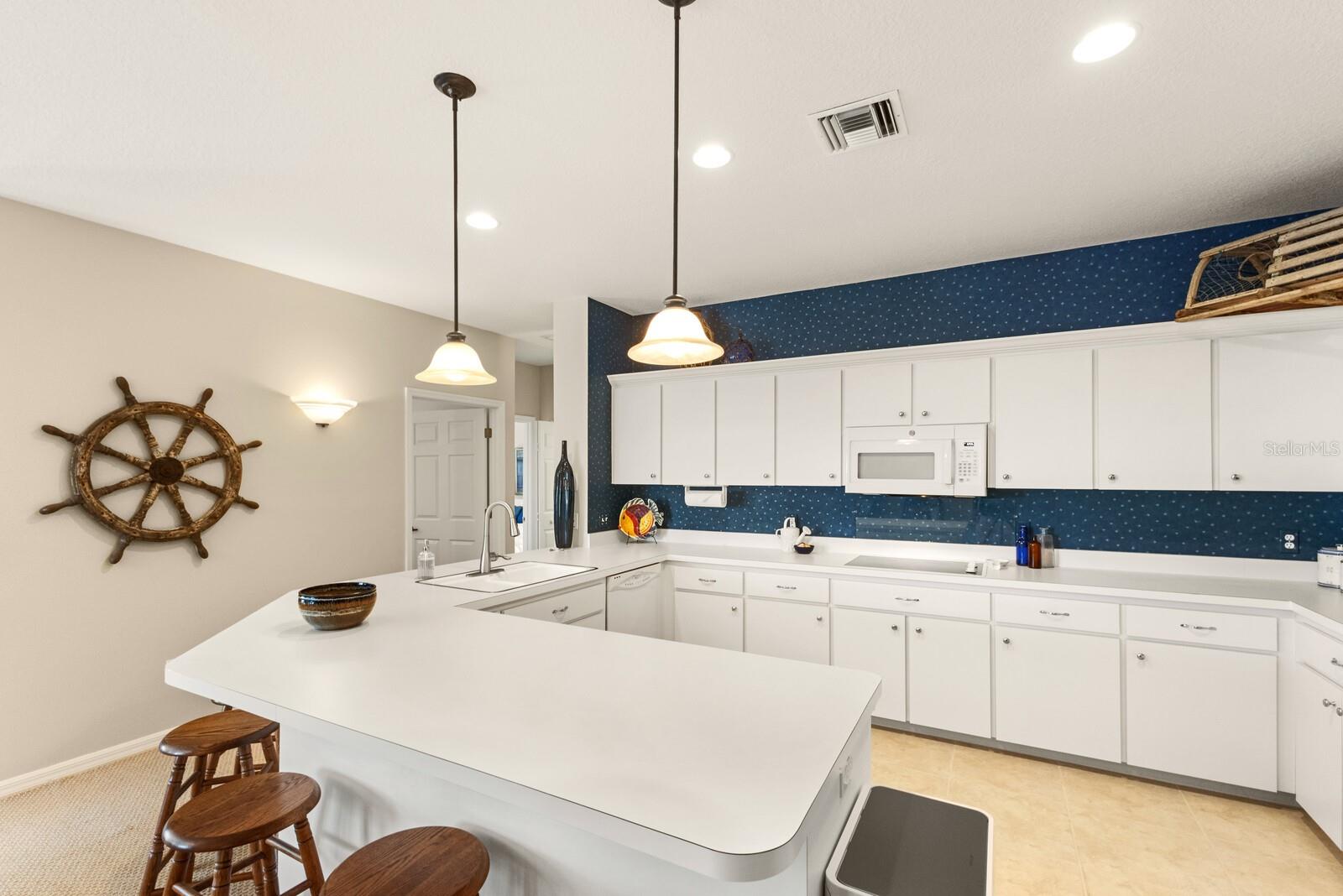HOLMES BEACH DEV 3RD UNIT - Residential