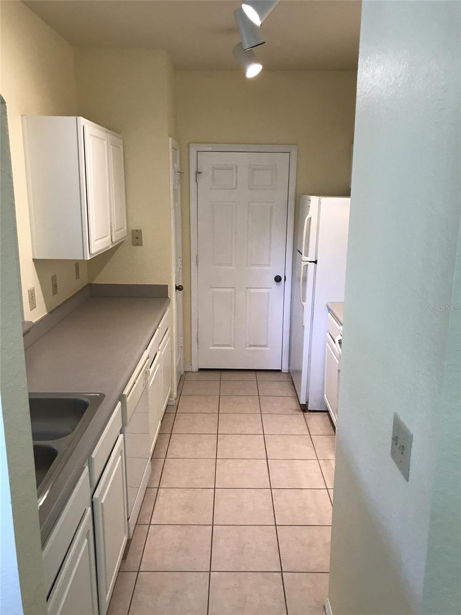 NOTTING HILL A CONDO - Residential