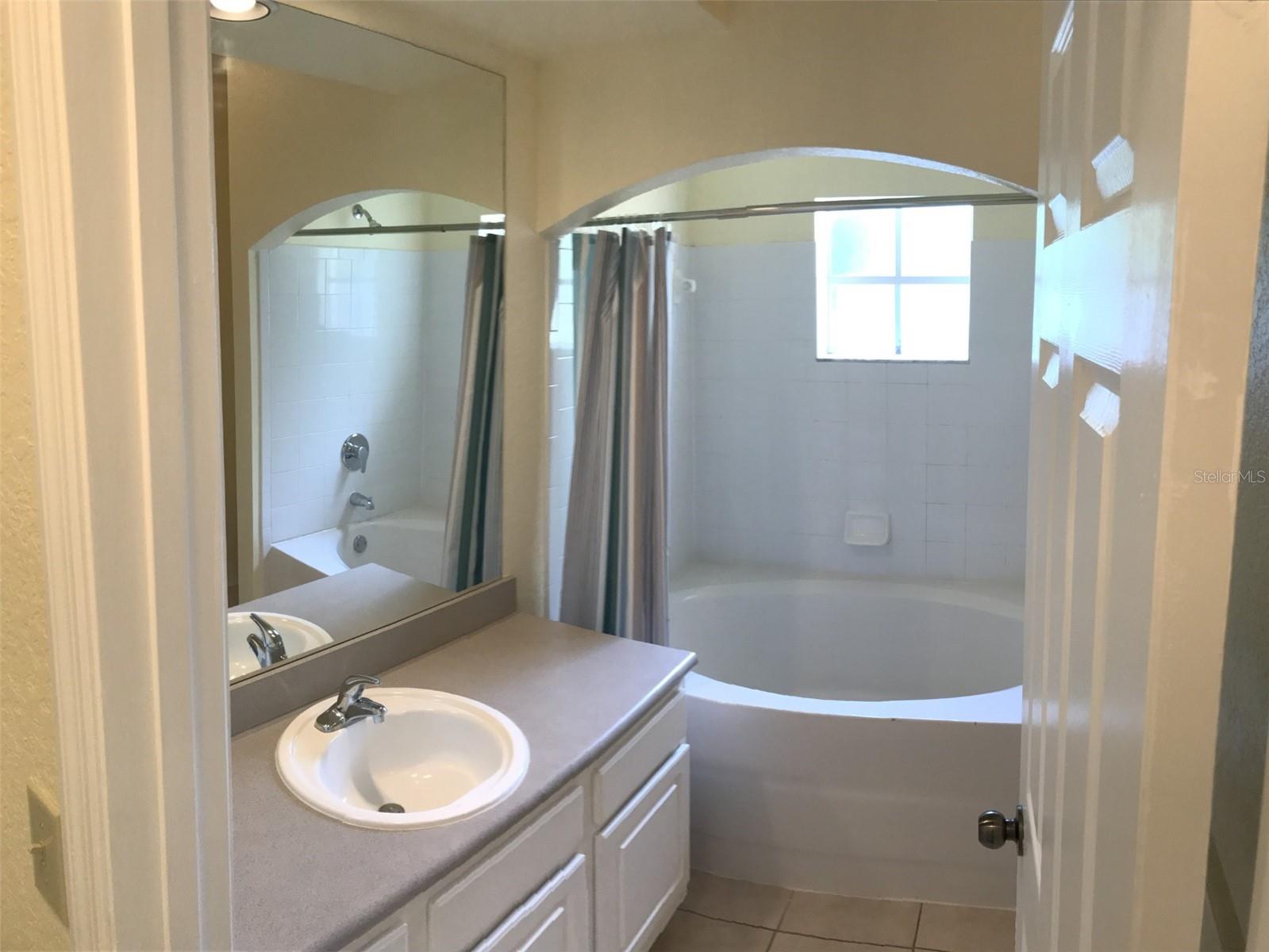 NOTTING HILL A CONDO - Residential