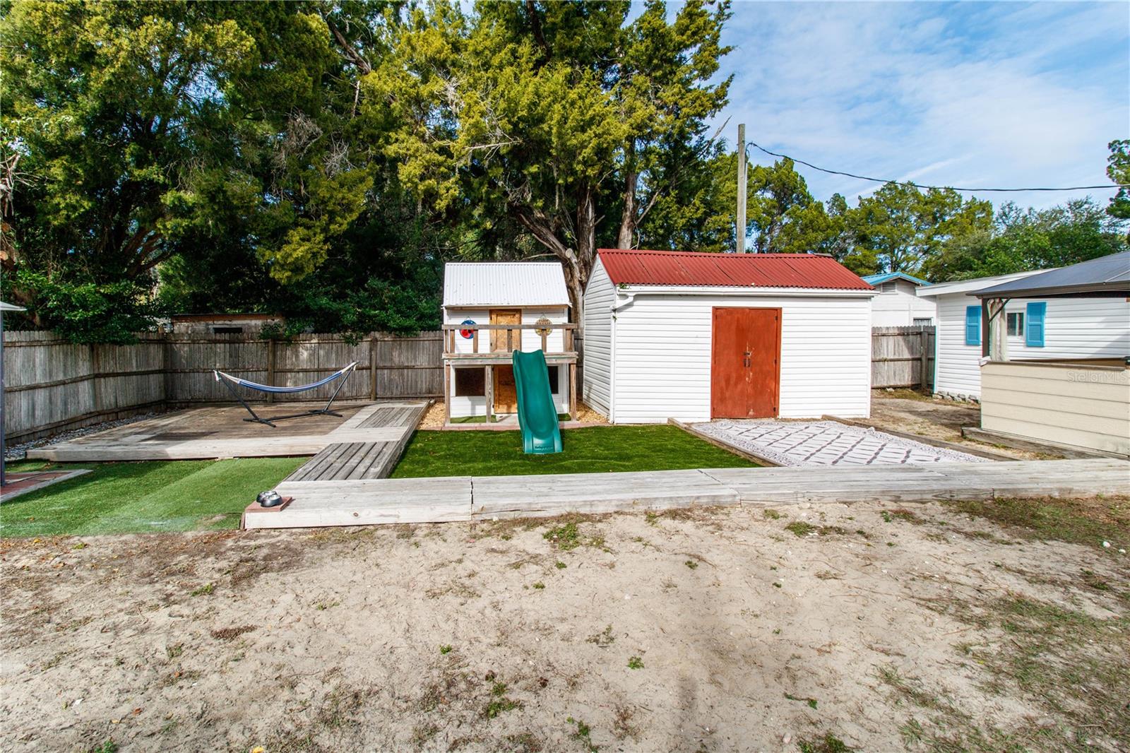 BERKELEY TOWNSITE OF - Residential