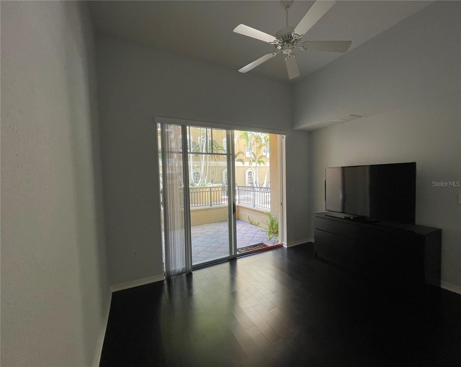 1064 N TAMIAMI TRAIL 1122