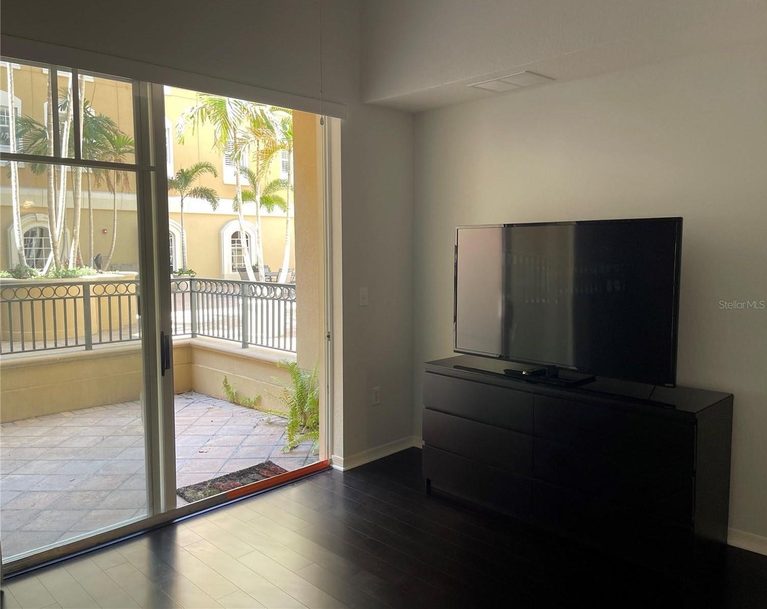 1064 N TAMIAMI TRAIL 1122