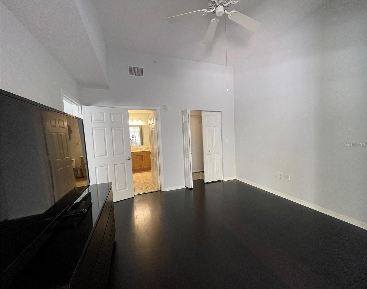 1064 N TAMIAMI TRAIL 1122