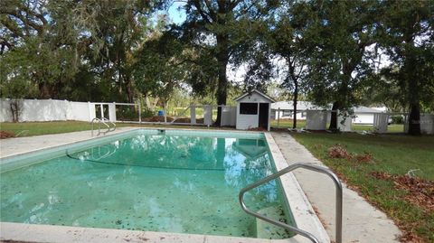 A home in PLANT CITY