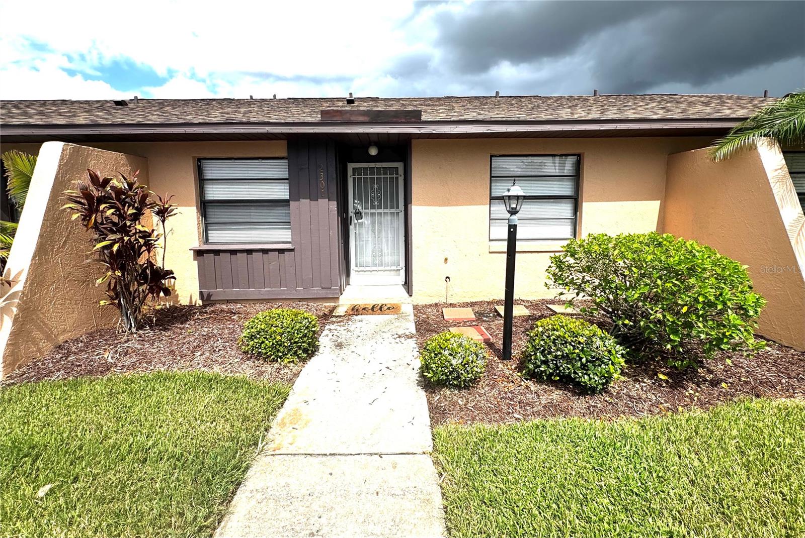 Welcome to this charming 2-bedroom, 2-bathroom condominium in the Caribbean Villas community! Boasting approximately 991 sq ft of living space, this ground-level home offers a great blend of comfort, convenience, and community amenities.
Key features include:
Open floorplan with a spacious great room, ideal for relaxing or entertaining
Separate eat-in kitchen for casual dining
Private screened-in lanai (Florida room), perfect for enjoying morning coffee or unwinding outdoors
Updated kitchen cabinets & appliances
Renovated bathrooms
In-unit laundry closet with stackable washer & dryer
Ceramic tile flooring throughout, split bedroom layout for added privacy