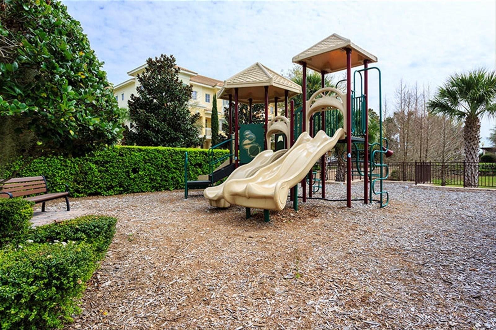 GRANDE OAKS AT HEATHROW - Residential