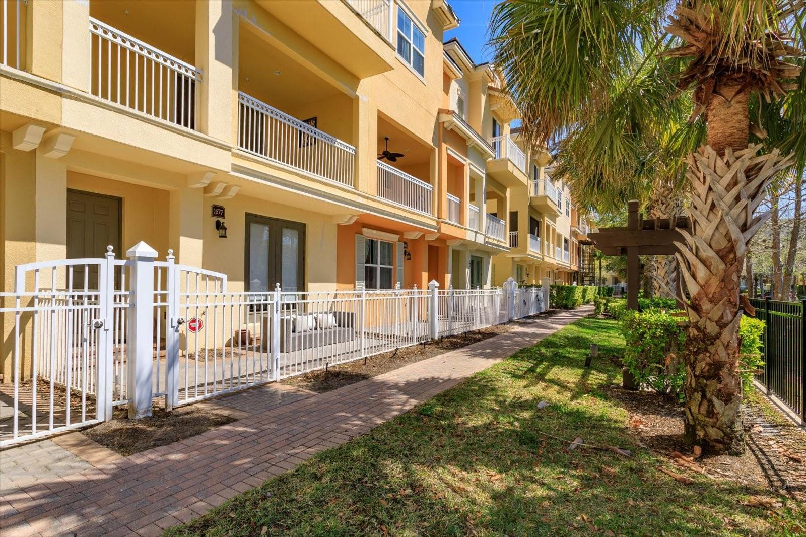 GRANDE OAKS AT HEATHROW - Residential