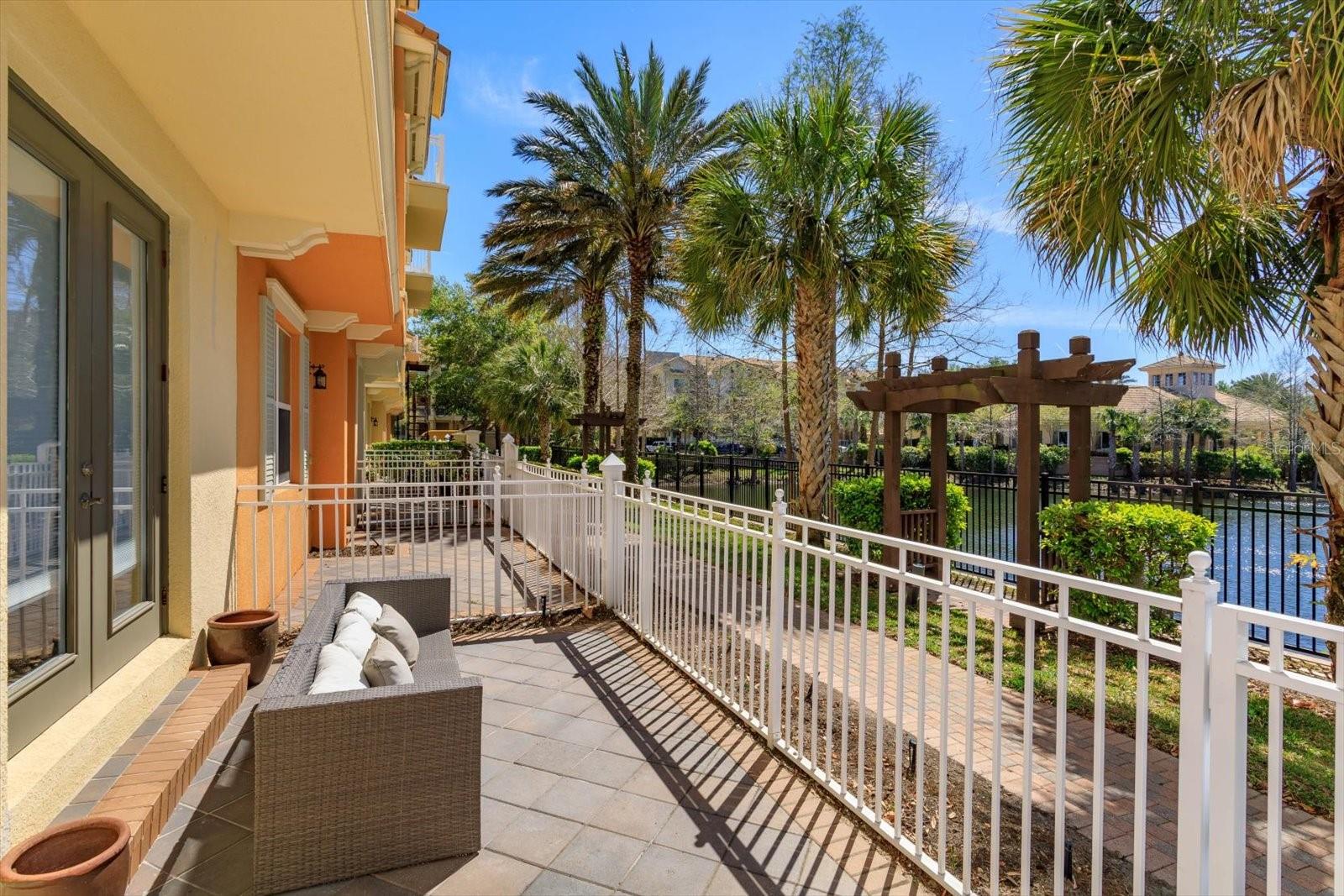 GRANDE OAKS AT HEATHROW - Residential
