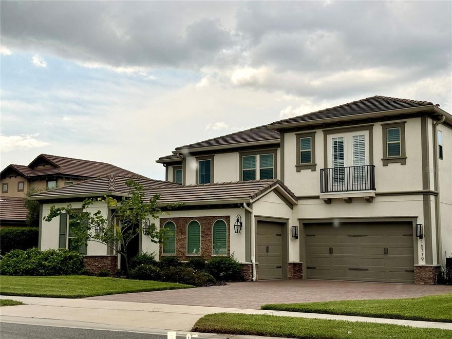 Gorgeous Lake Front Winter Garden Pool Home!