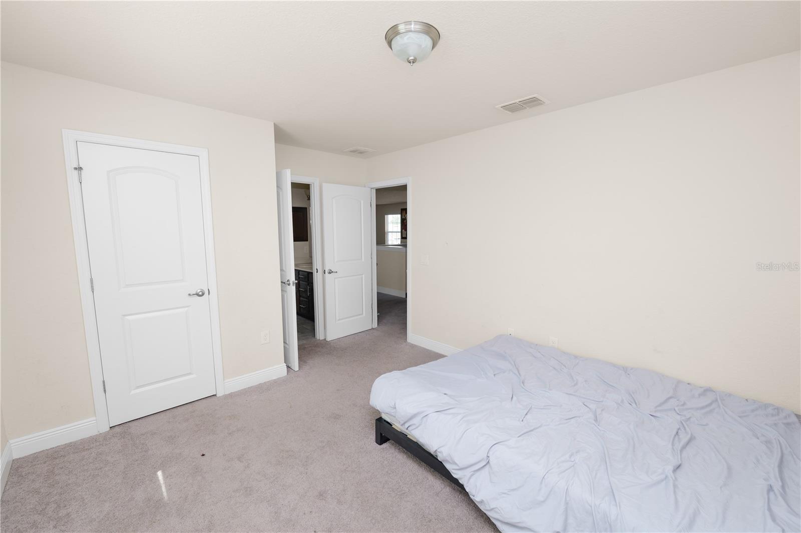 RIDGE/HLND MDWS - Residential