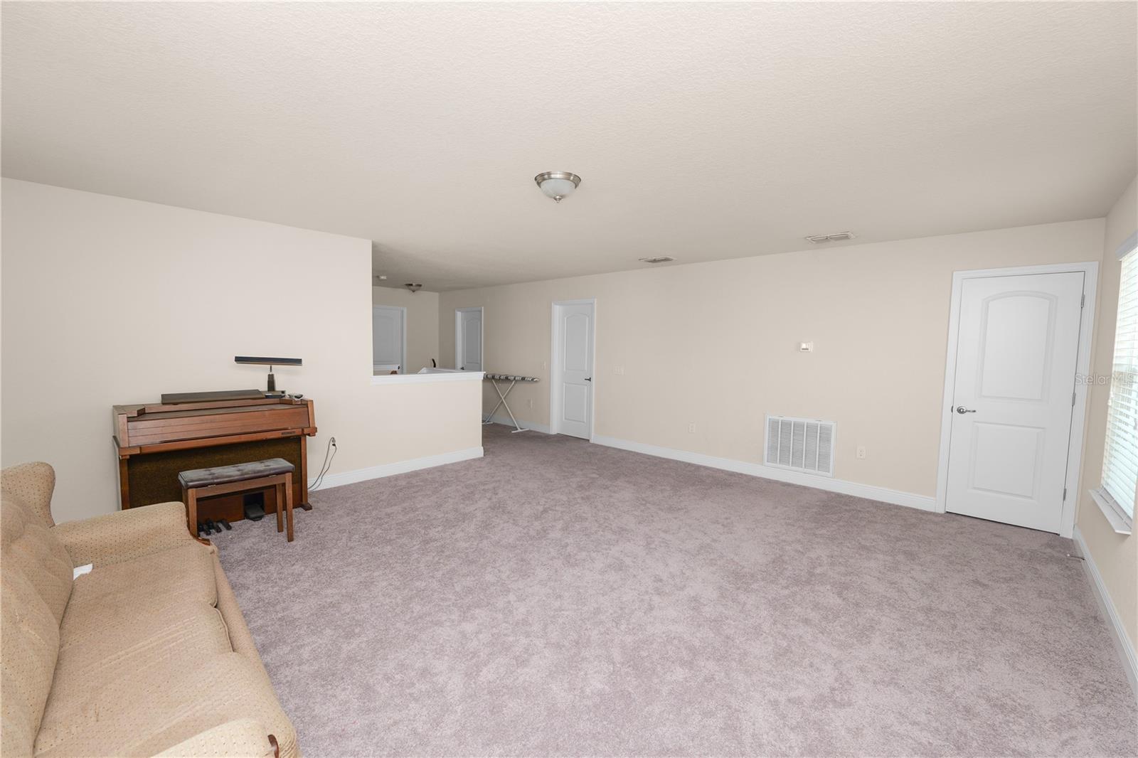 RIDGE/HLND MDWS - Residential