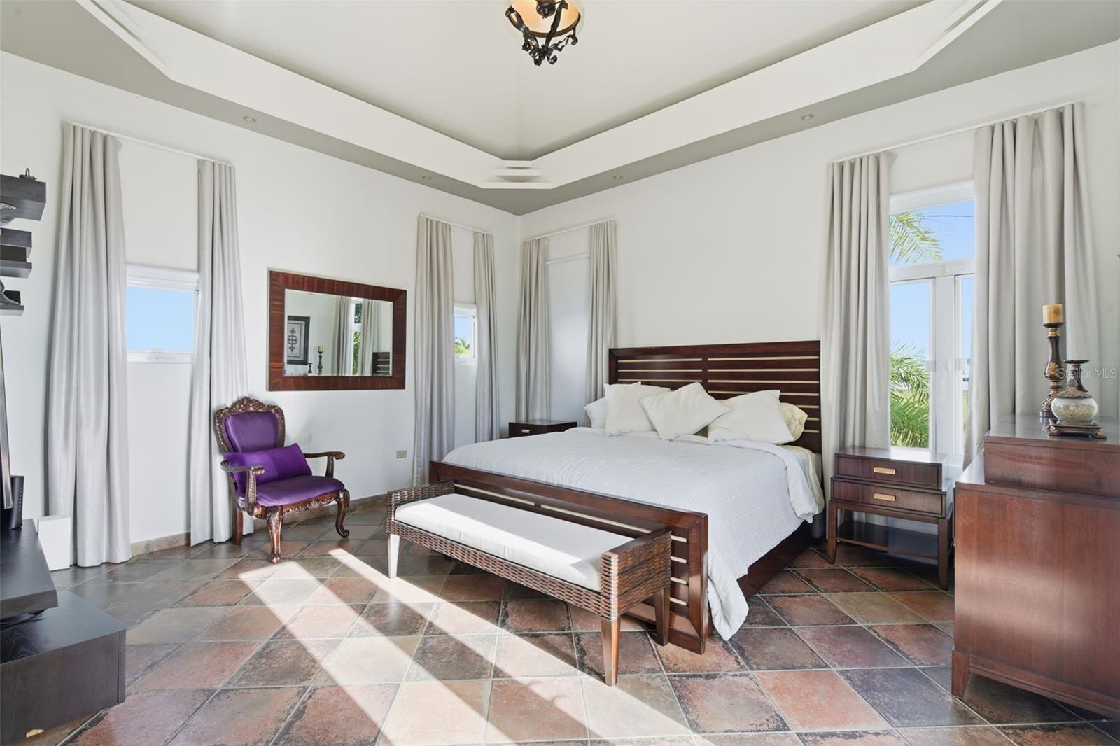 PASEO LAS PALMAS - Residential