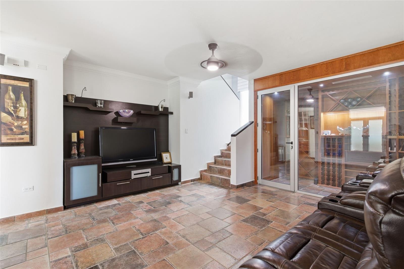 PASEO LAS PALMAS - Residential