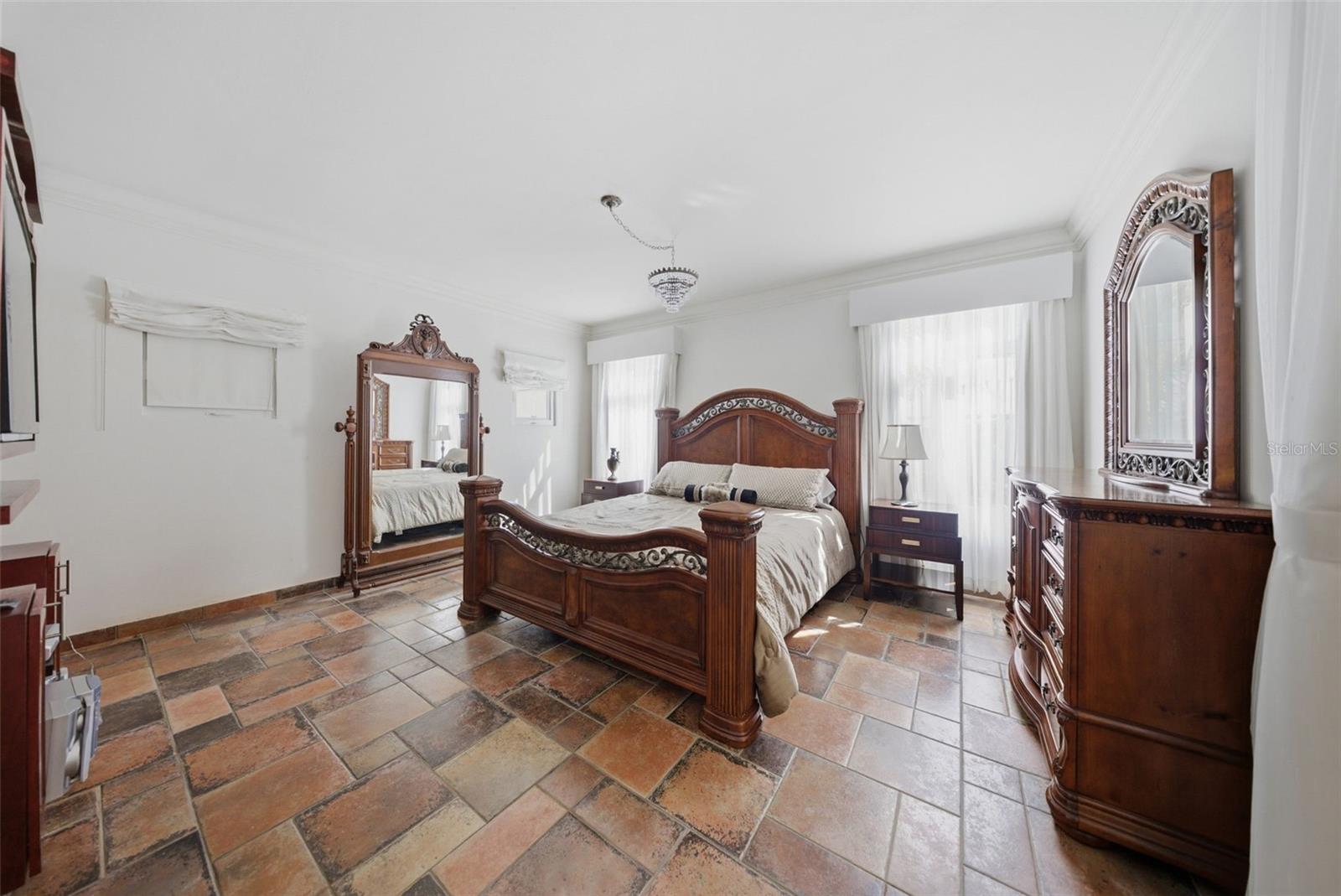 PASEO LAS PALMAS - Residential