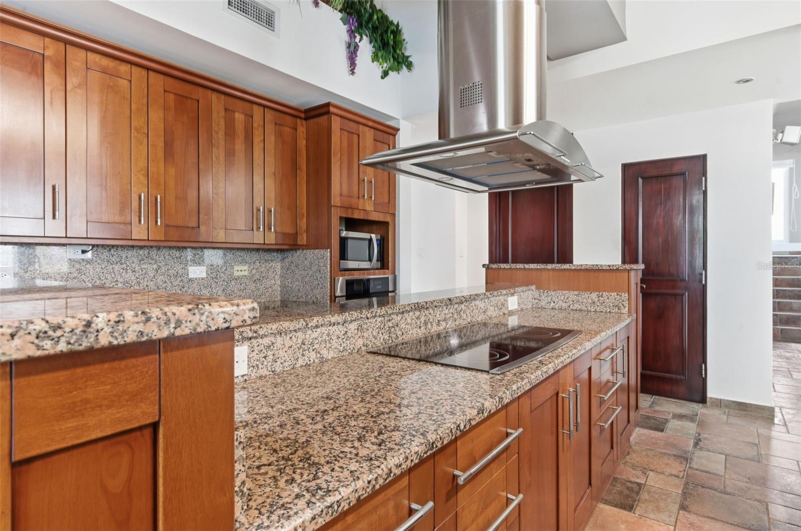 PASEO LAS PALMAS - Residential