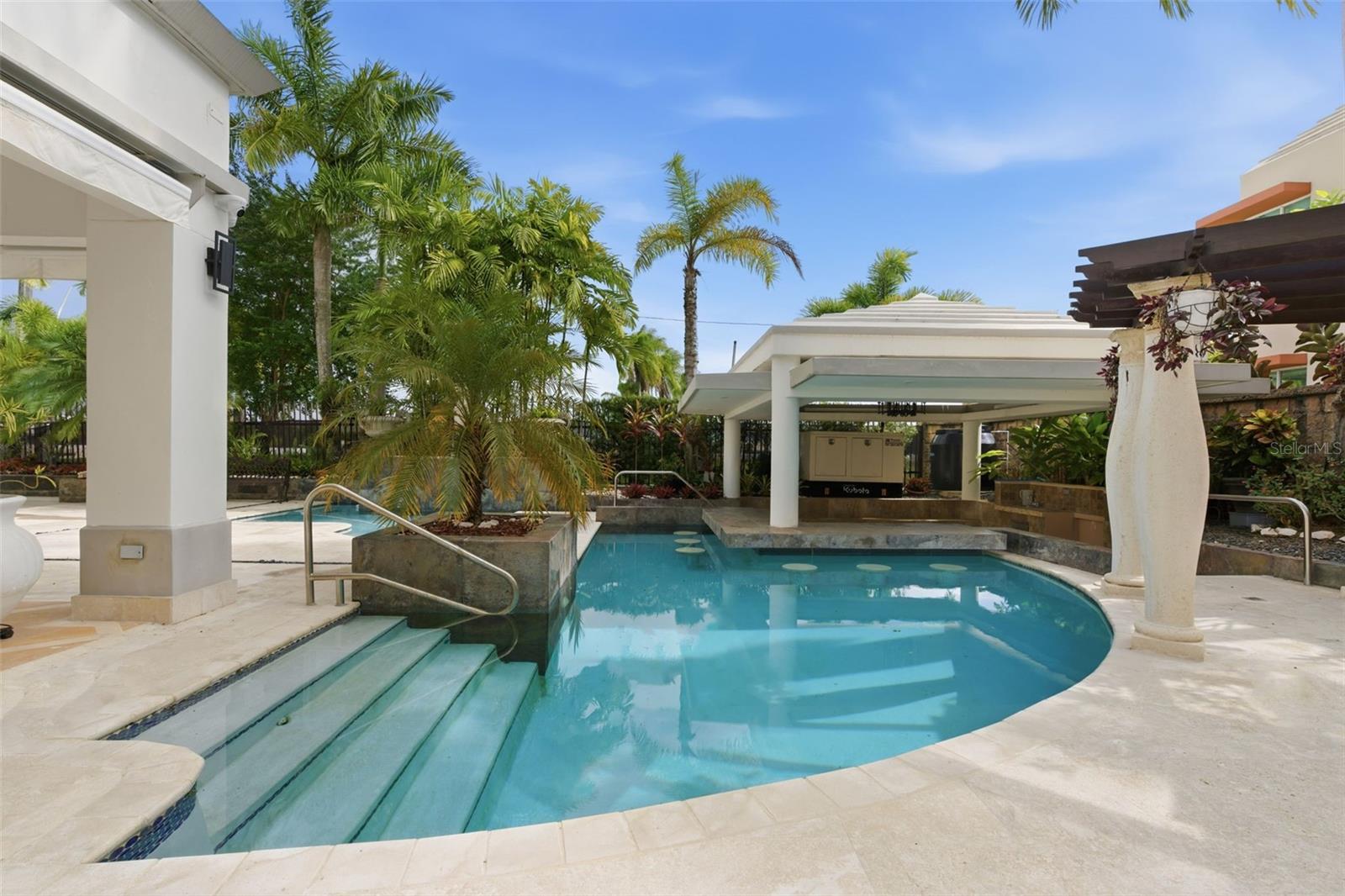 PASEO LAS PALMAS - Residential