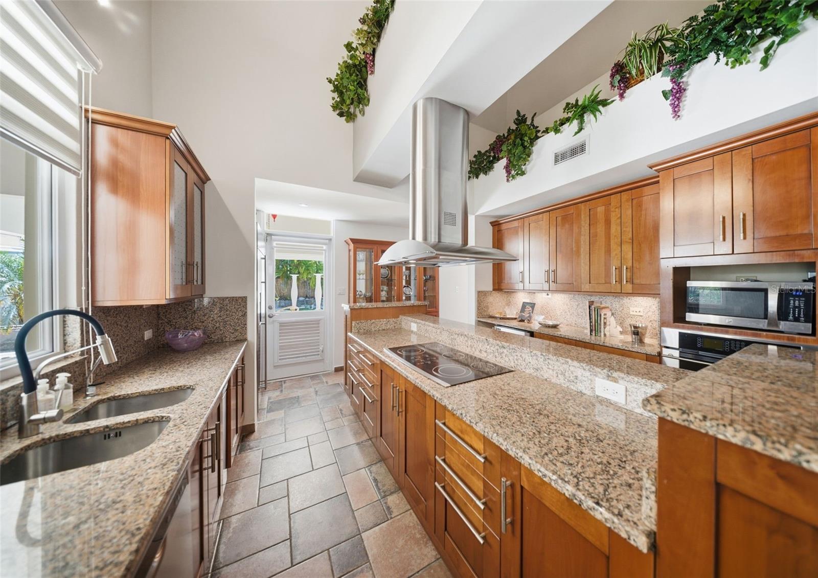 PASEO LAS PALMAS - Residential