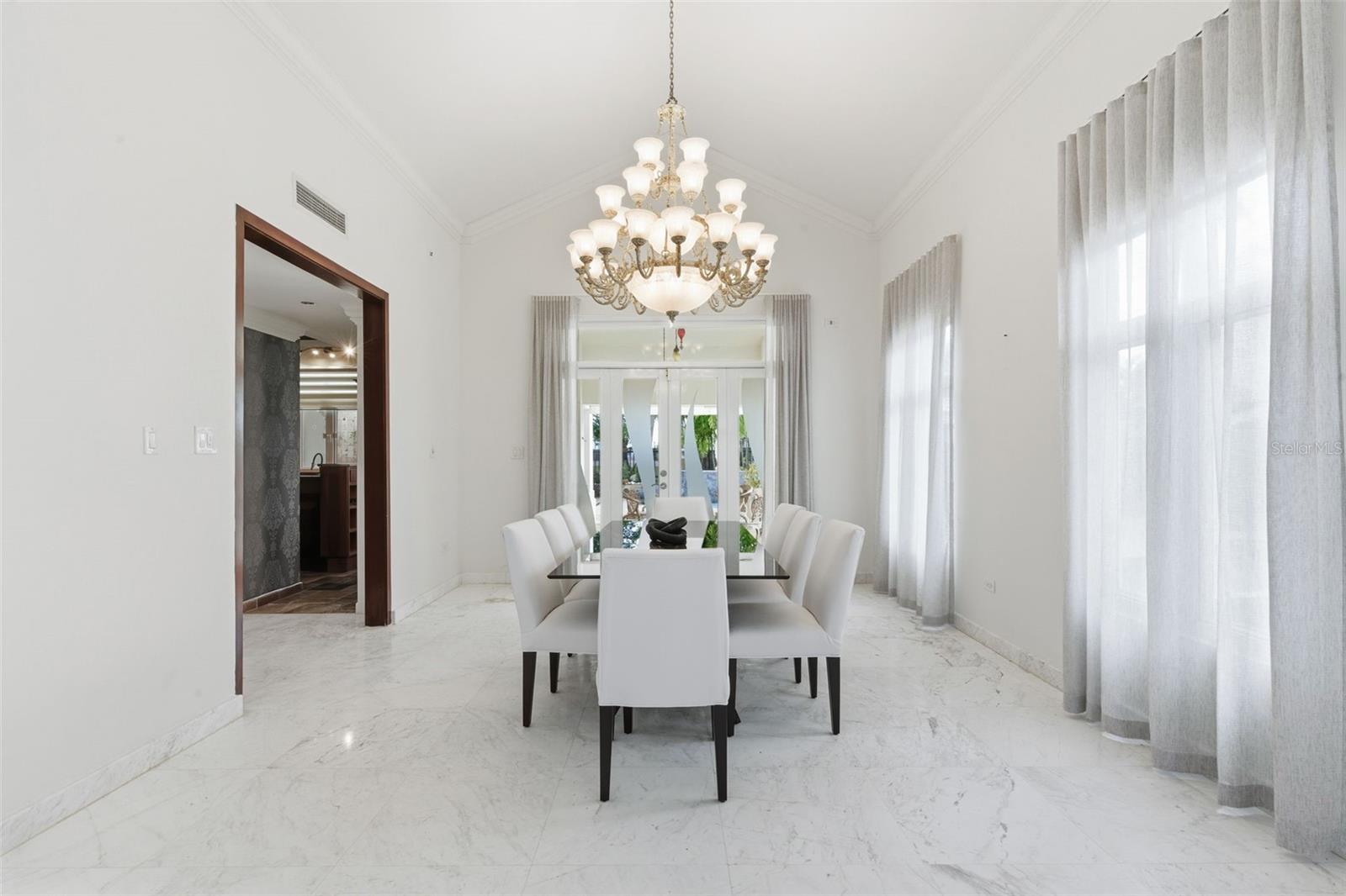 PASEO LAS PALMAS - Residential