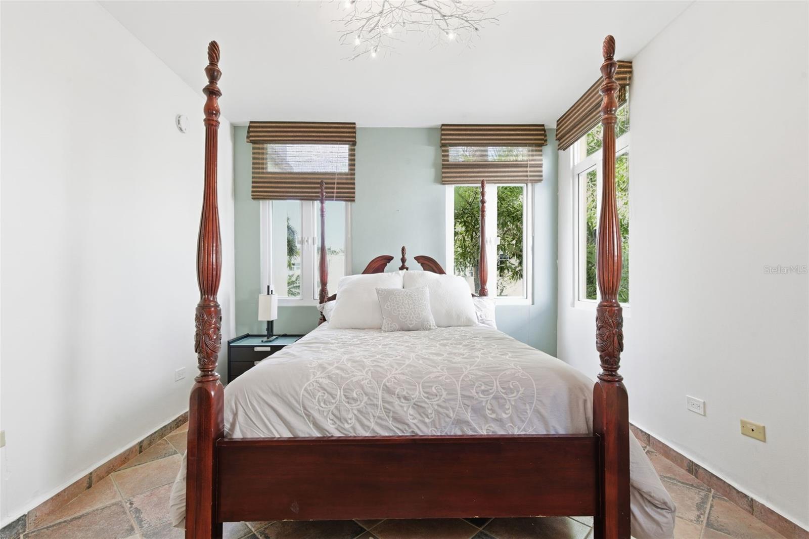 PASEO LAS PALMAS - Residential