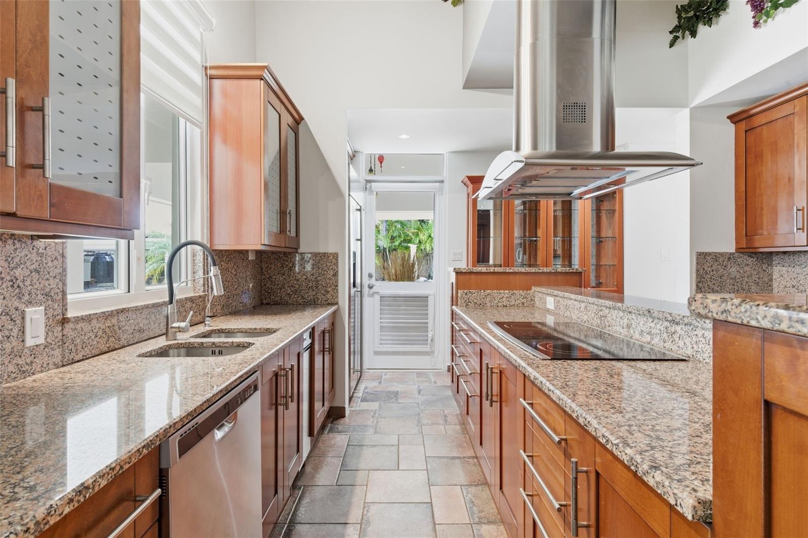 PASEO LAS PALMAS - Residential