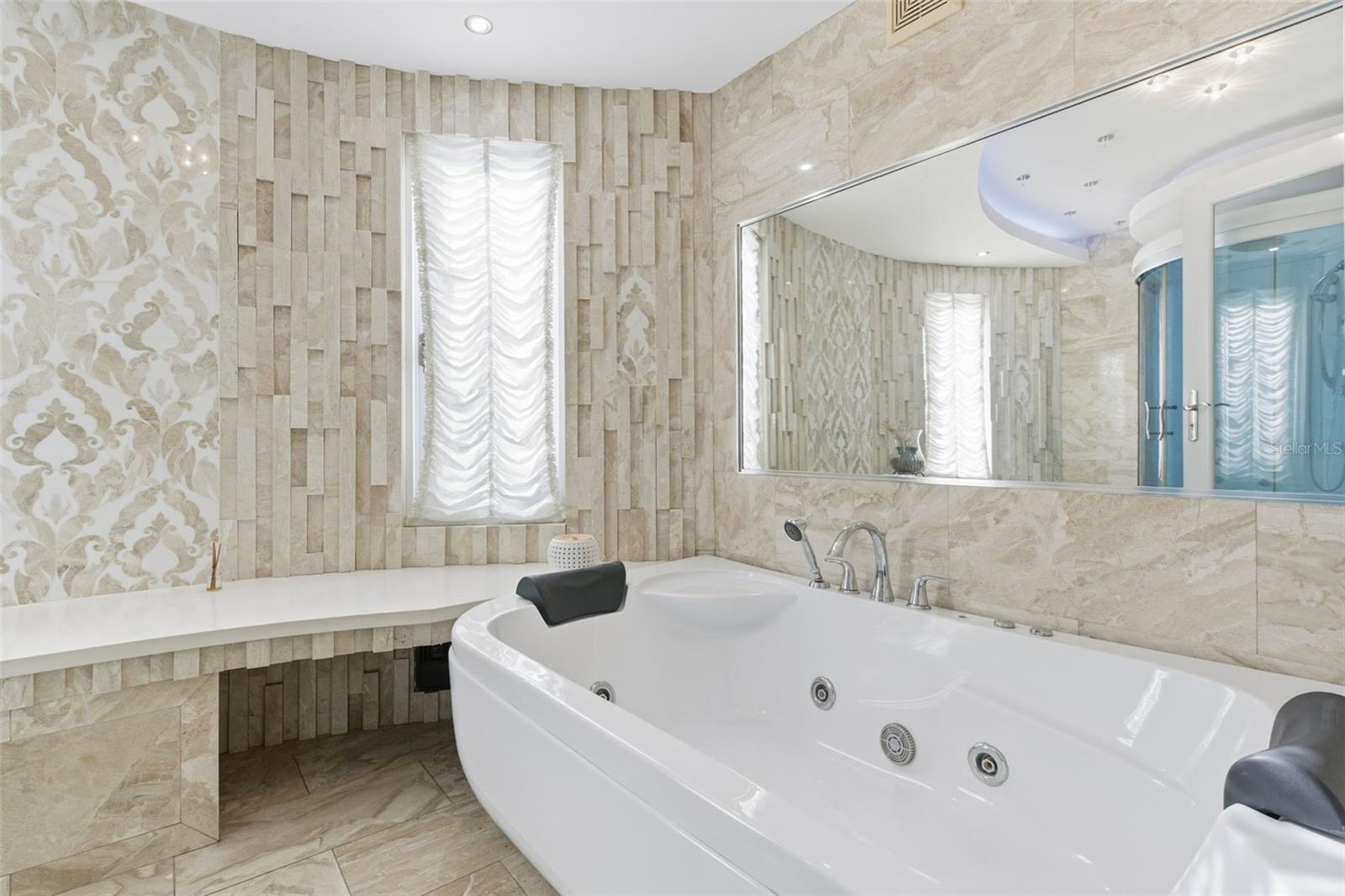 PASEO LAS PALMAS - Residential