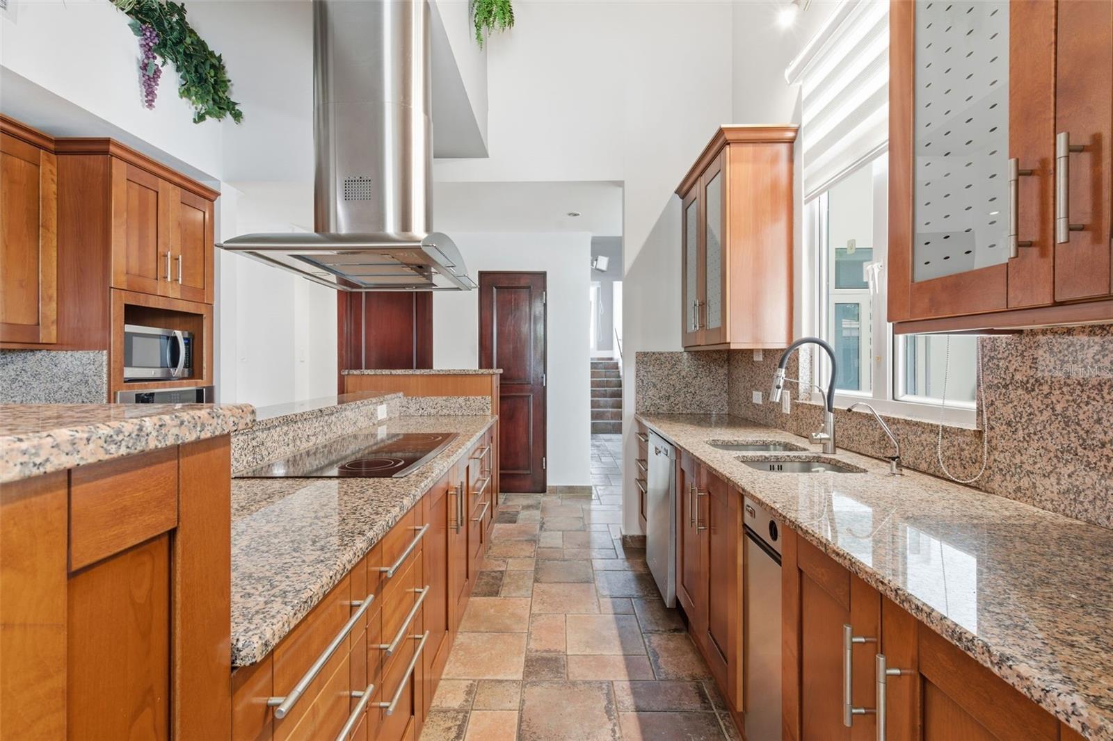 PASEO LAS PALMAS - Residential