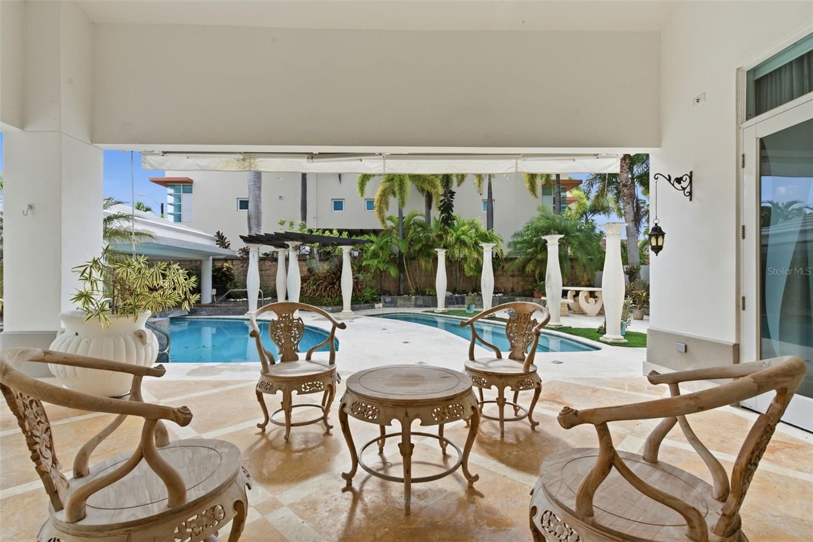 PASEO LAS PALMAS - Residential