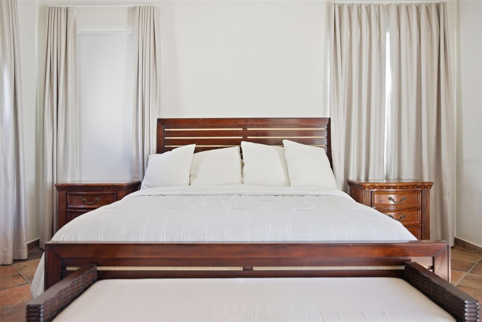 PASEO LAS PALMAS - Residential