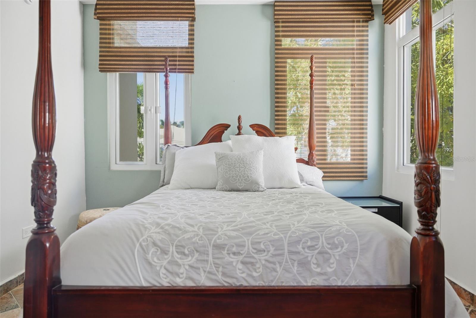 PASEO LAS PALMAS - Residential