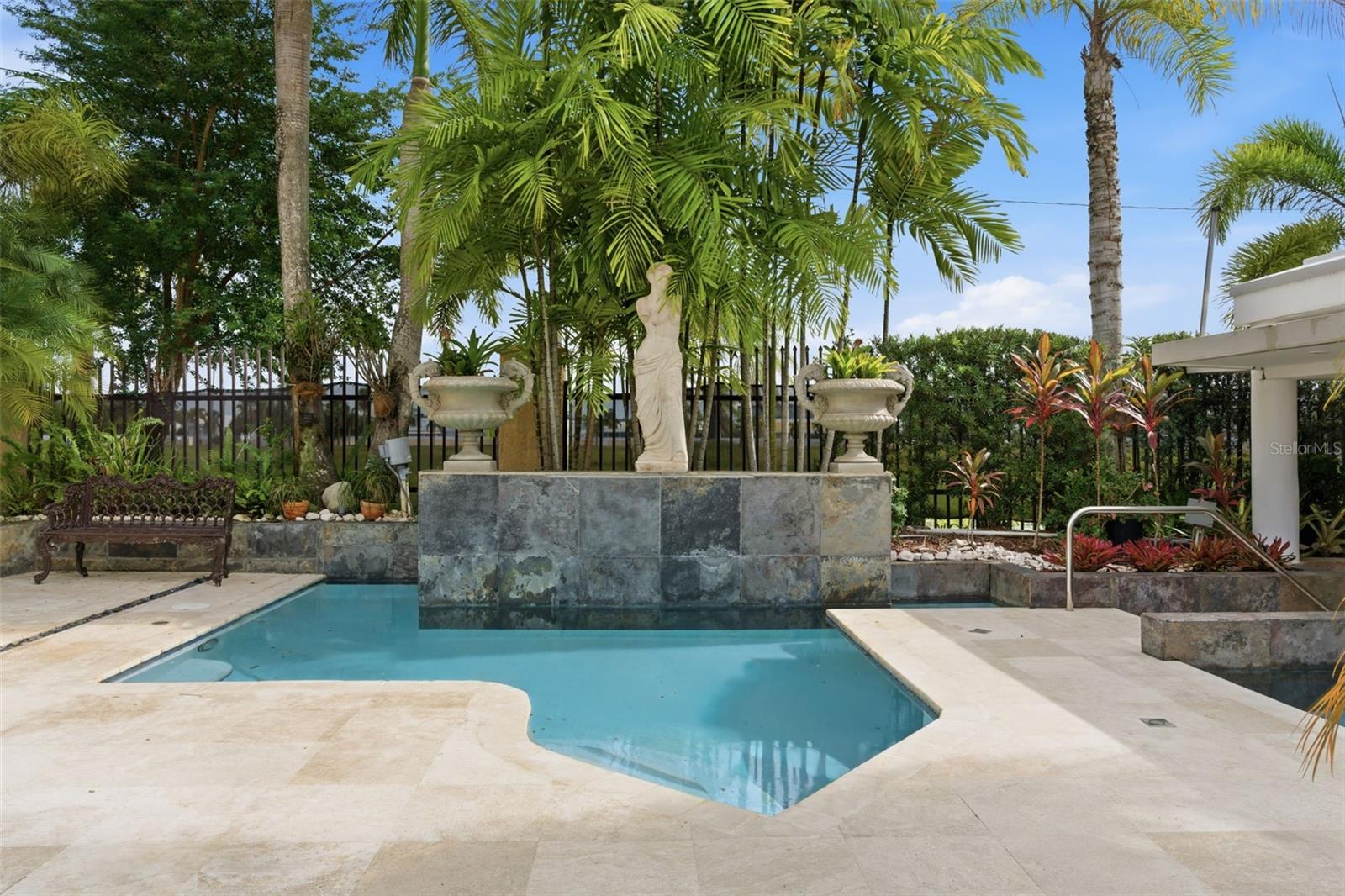 PASEO LAS PALMAS - Residential