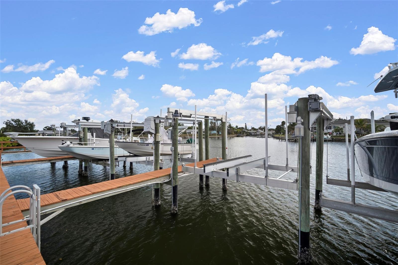 YARDARM CONDO PH I - Residential