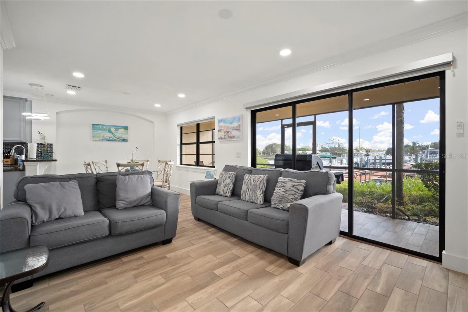 YARDARM CONDO PH I - Residential