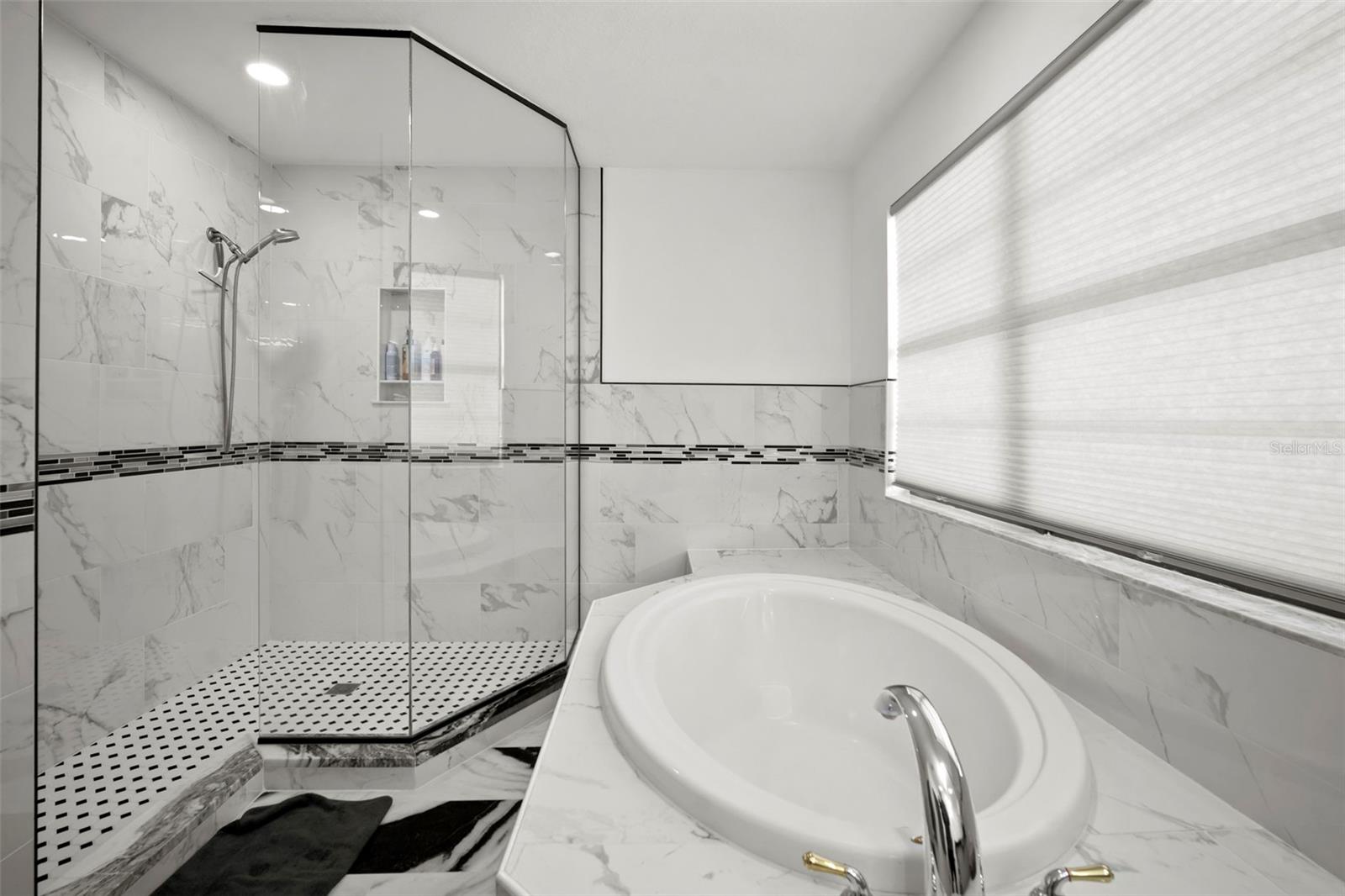 YARDARM CONDO PH I - Residential