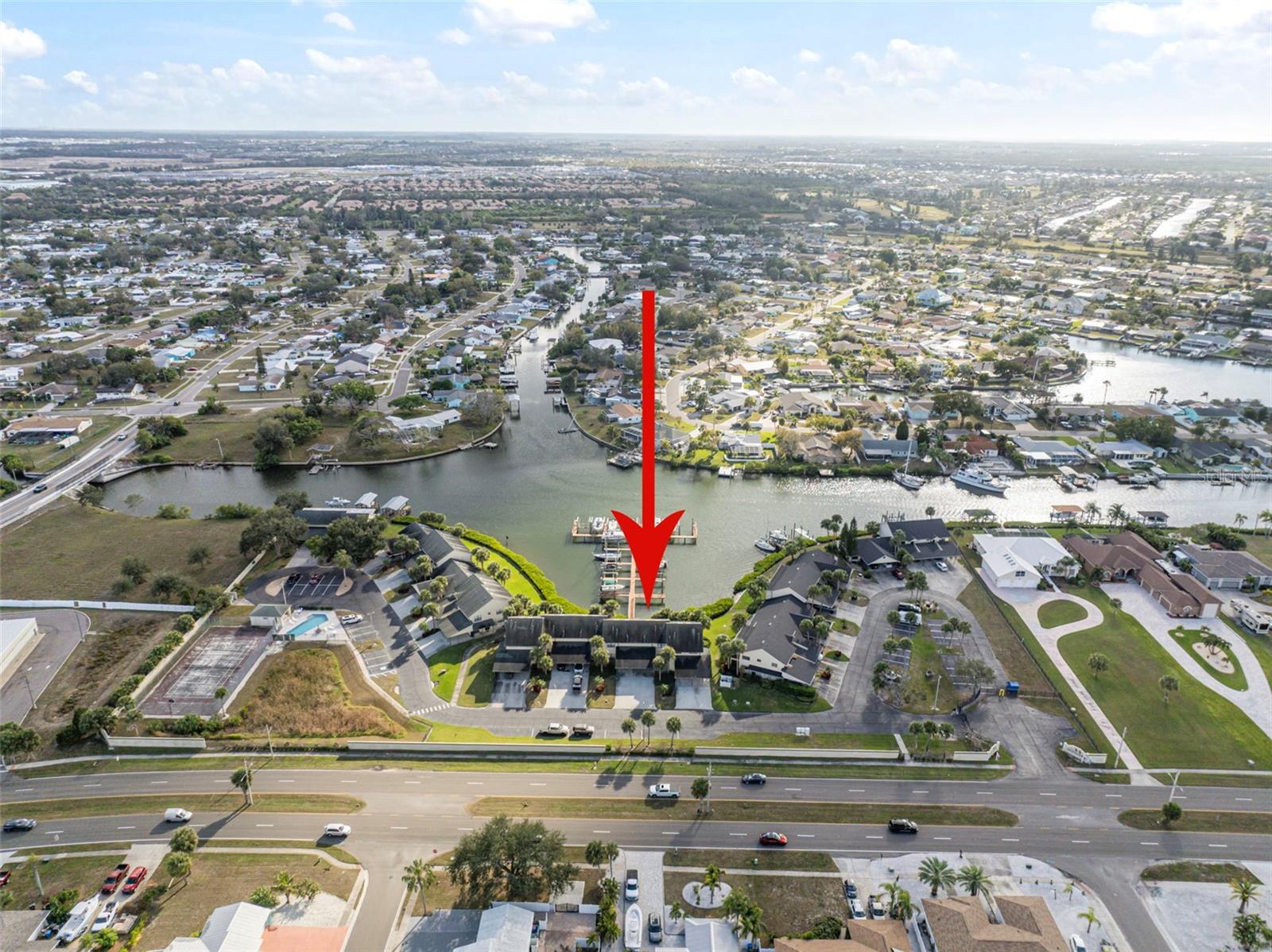 YARDARM CONDO PH I - Residential