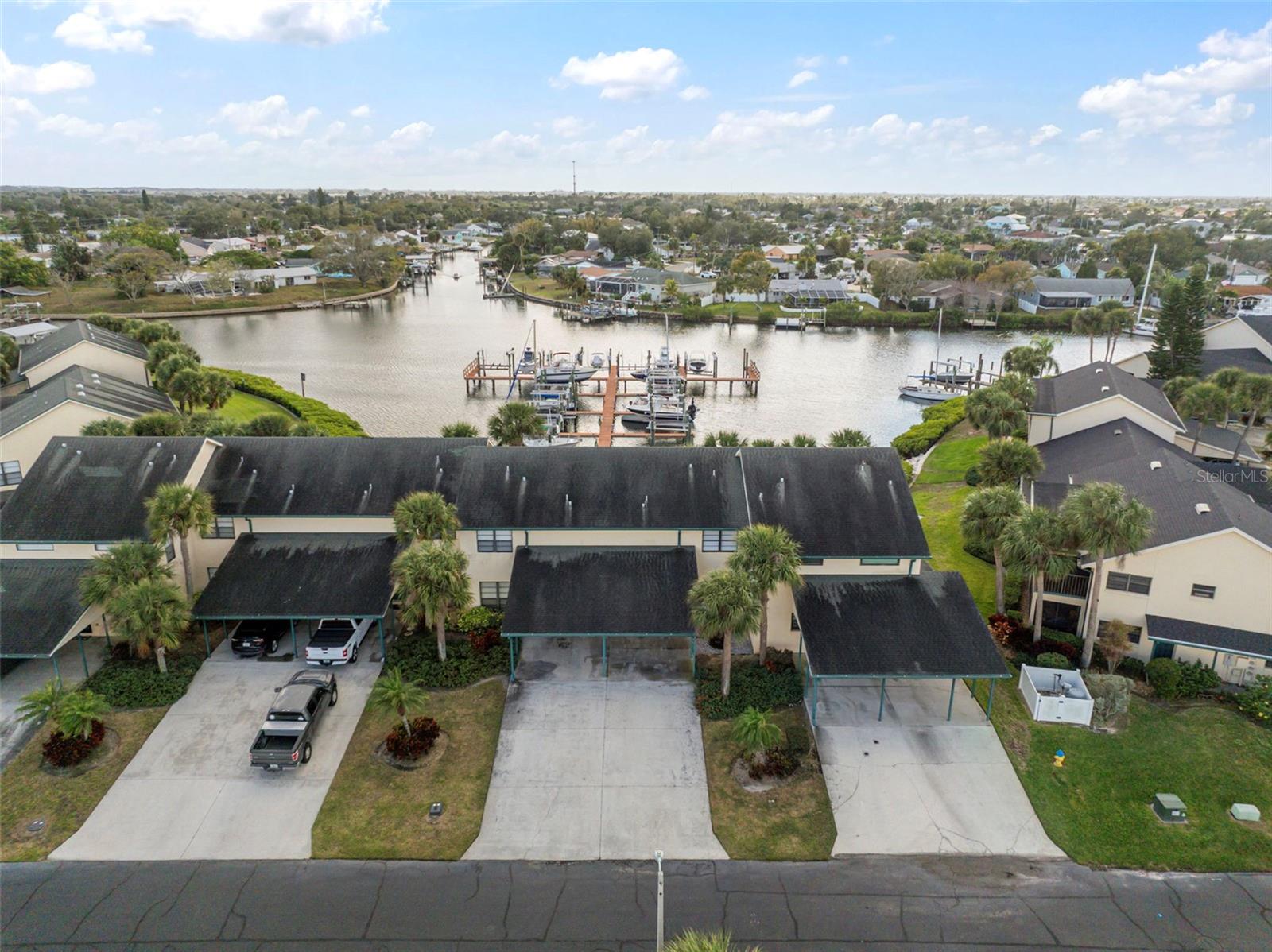 YARDARM CONDO PH I - Residential