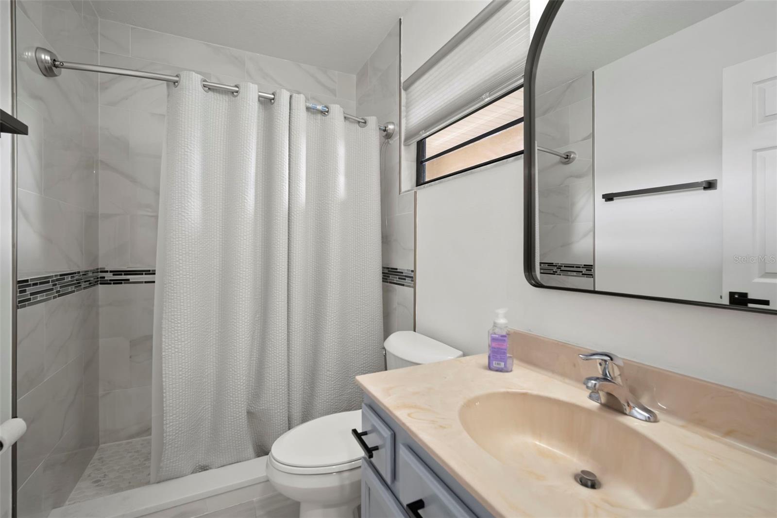 YARDARM CONDO PH I - Residential