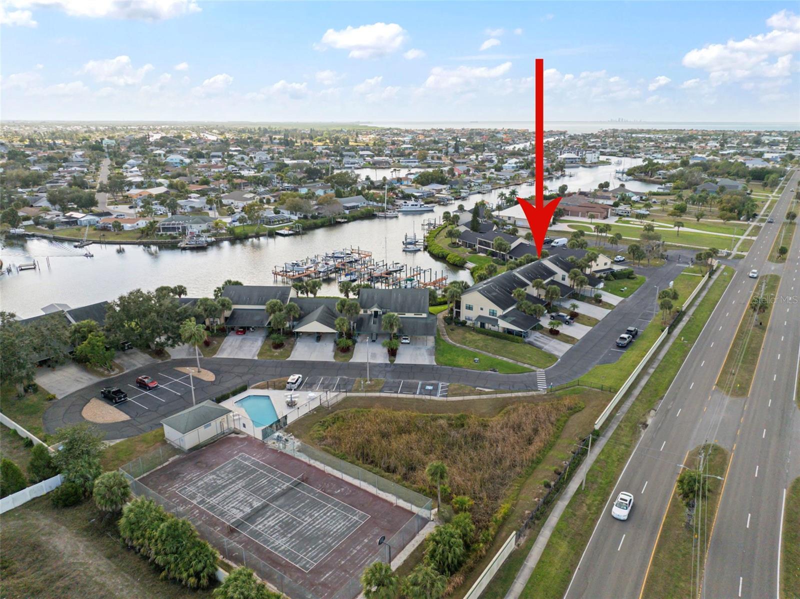 YARDARM CONDO PH I - Residential