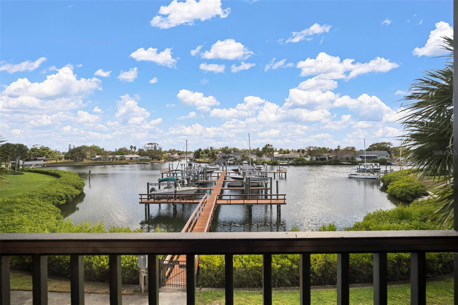 YARDARM CONDO PH I - Residential