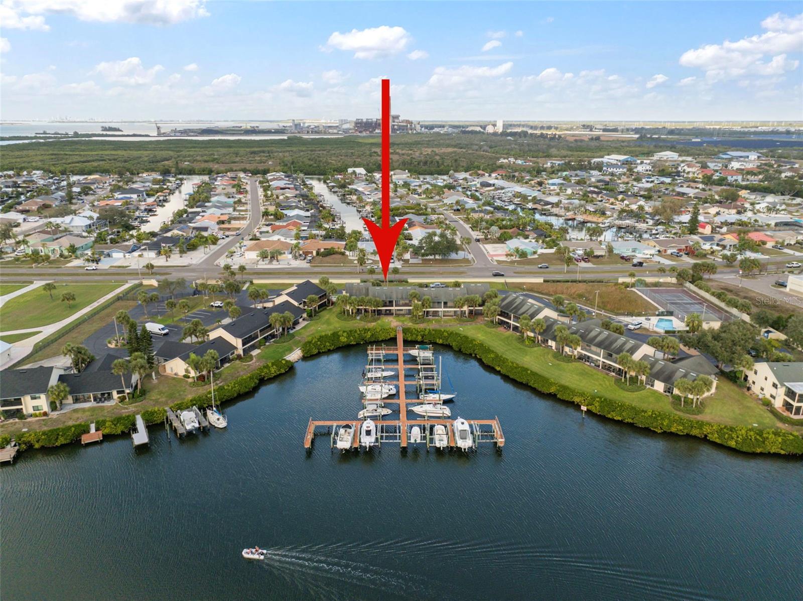 YARDARM CONDO PH I - Residential