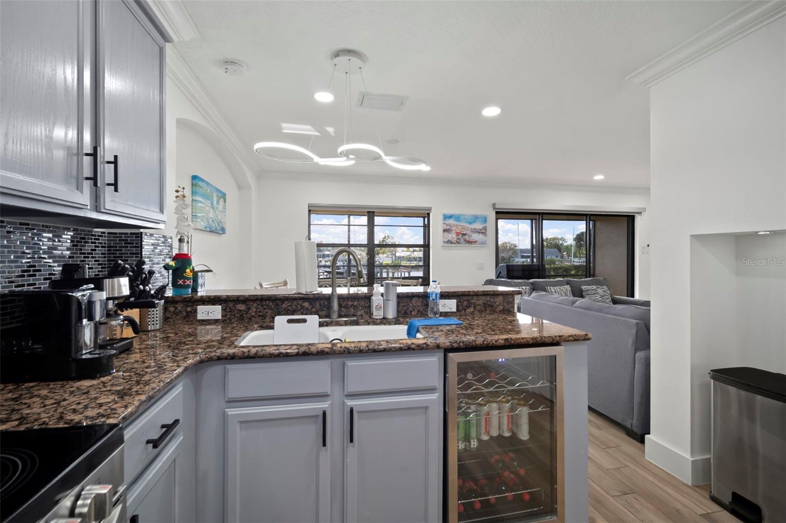 YARDARM CONDO PH I - Residential