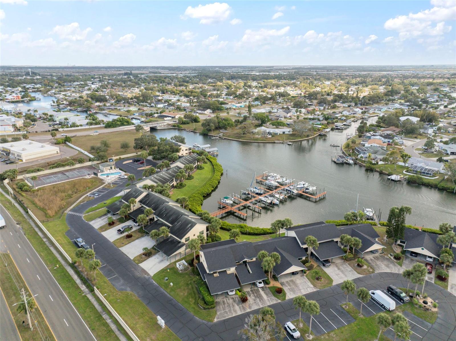 YARDARM CONDO PH I - Residential