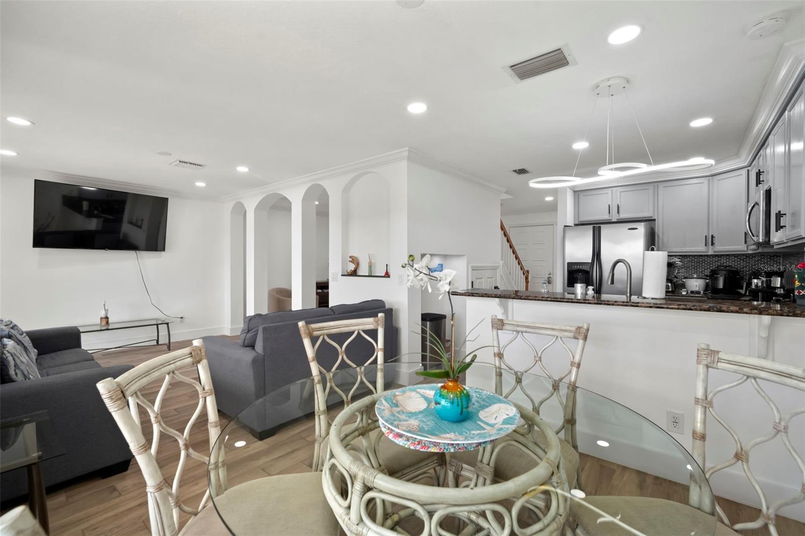 YARDARM CONDO PH I - Residential