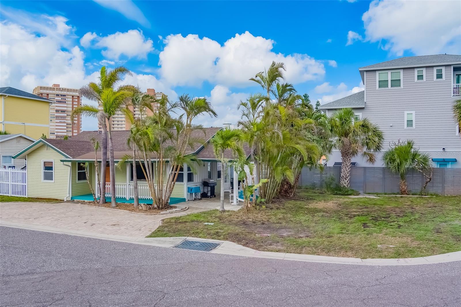 18198 3RD STREET E