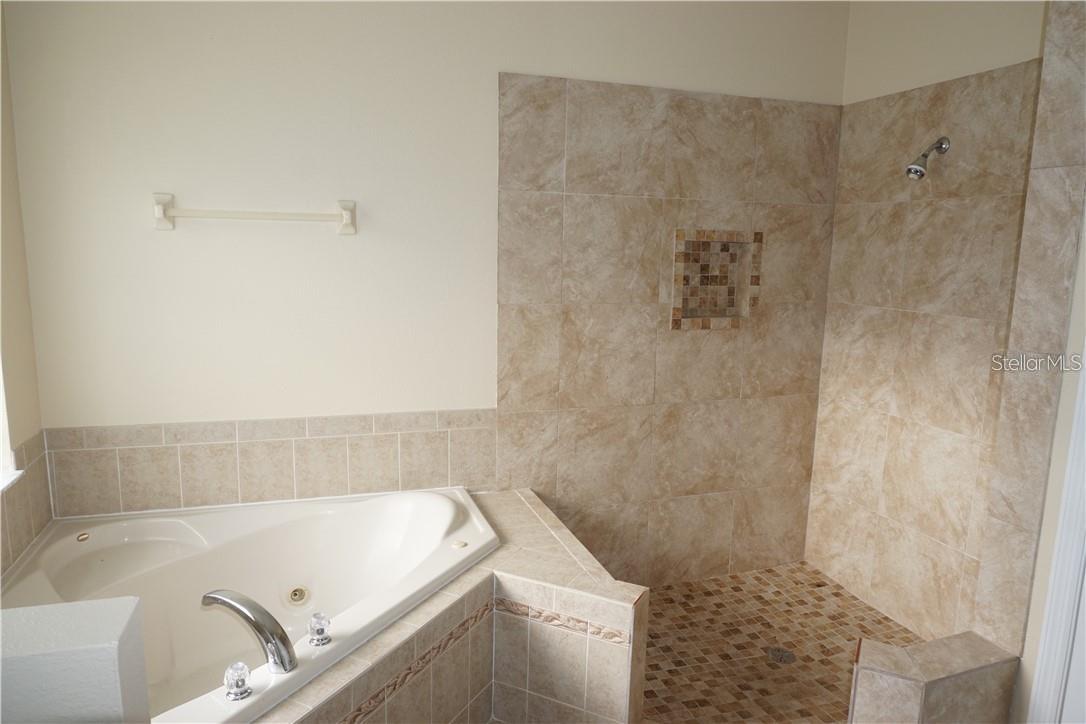 CLERMONT COLLEGE PARK PH IIA LT 127 PB - Residential Lease