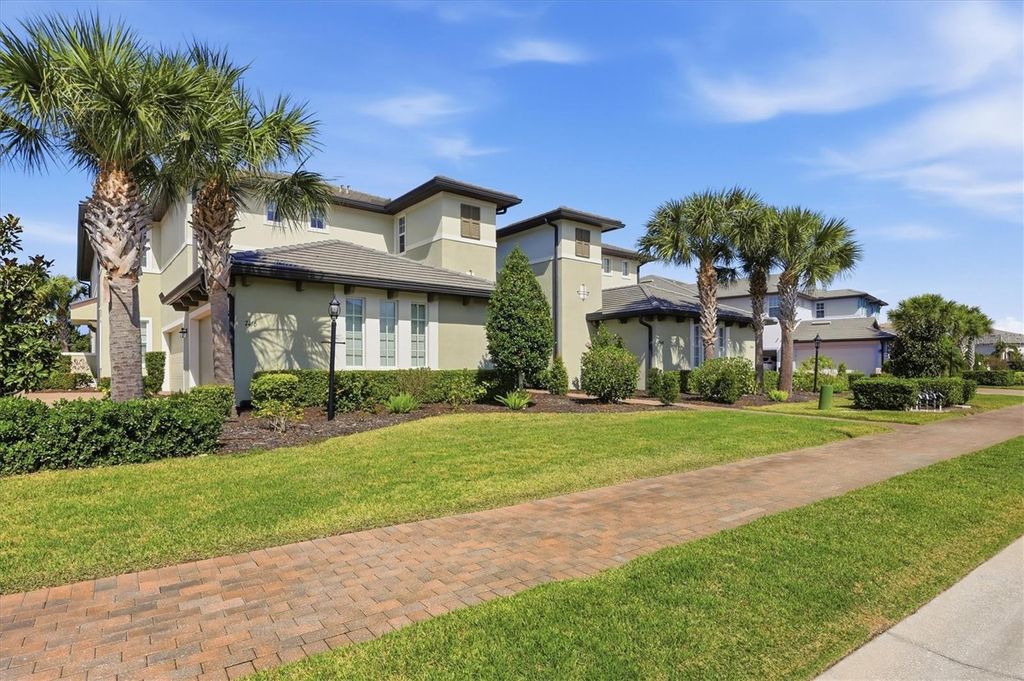 Photo of 7412 Divot Loop #7412, Bradenton, FL 34202 (MLS # A4685138)